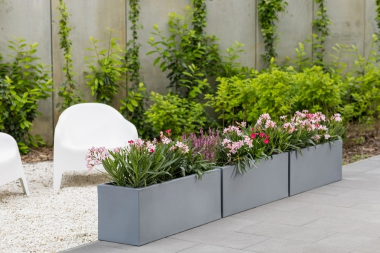 Zestaw prostokątnych donic ogrodowych Monumo Long Maxi szare